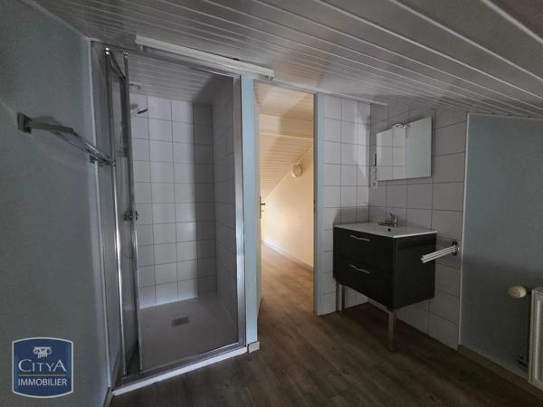 Maison à louer 3 pièces 42.55m² Saint-Rémy-de-Chargnat (63500)