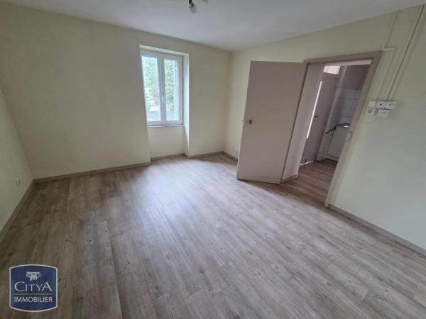 Maison à louer 3 pièces 42.55m² Saint-Rémy-de-Chargnat (63500)