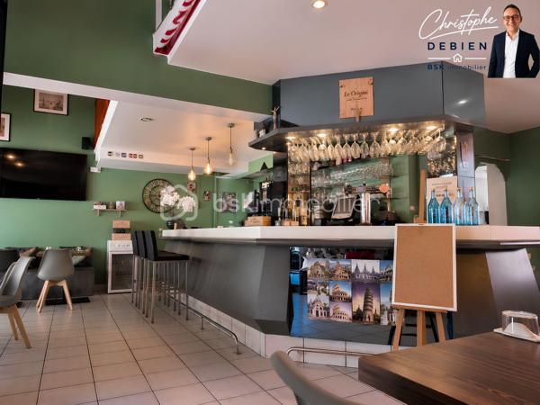 Christophe Debien – BSK Immobilier vous propose à la vente les murs commerciaux d'un restaurant-pizzeria idéalement situé au sud du secteur de Montaigu, au cœur d'une commune dynamique d'environ 3 700 habitants.

Bénéficiant d'un emplacement stratégique et d'une zone de chalandise d'environ 25 000 habitants à moins de 10 minutes, ce local commercial profite d'un environnement favorable à l'activité économique ainsi que d'une clientèle fidèle et régulière.

Le bien développe une surface exploitable d'environ 128 m² et accueille actuellement un restaurant-pizzeria disposant d'une capacité d'environ 80 couverts, répartis entre :
•	40 couverts en salle,
•	40 couverts en terrasse.

Les murs sont vendus occupés, avec un bail commercial en cours jusqu'en mars 2028, offrant une excellente visibilité locative.
Le loyer actuel est de 1 200 € par mois, soit 14 400 € de revenus locatifs annuels, représentant une rentabilité locative brute d'environ 8,9 % sur le prix de vente, un atout particulièrement recherché pour un investissement patrimonial.

L'emplacement, la qualité de l'exploitation actuelle et le dynamisme du secteur en font un bien particulièrement attractif pour un investisseur souhaitant acquérir des murs commerciaux déjà loués.

Les atouts du bien
•	Emplacement stratégique au cœur d'une commune dynamique,
•	Surface exploitable d'environ 128 m²,
•	Restaurant en activité,
•	Bail commercial sécurisé jusqu'en mars 2028,
•	Revenus locatifs de 14 400 € par an,
•	Rentabilité locative brute d'environ 8,9 %,
•	Zone de chalandise d'environ 25 000 habitants,
•	Investissement patrimonial avec locataire en place,
•	Possibilité, à terme, de récupérer les locaux à l'échéance du bail selon les dispositions du bail commercial et de la réglementation en vigueur.

Plusieurs possibilités d'acquisition

Afin de répondre aux différents projets des acquéreurs, plusieurs solutions sont envisageables :

• Acquisition des murs commerciaux uniquement : 162 000 € FAI

Une opportunité idéale pour un investisseur souhaitant bénéficier immédiatement de revenus locatifs sécurisés grâce à un bail commercial en cours et un locataire exploitant déjà en place.

• Acquisition du fonds de commerce uniquement : 125 000 € FAI

Pour un professionnel de la restauration souhaitant reprendre une affaire reconnue et poursuivre immédiatement son activité dans le cadre du bail commercial existant.

• Acquisition de l'ensemble (fonds de commerce + murs commerciaux) : 280 000 € FAI

La solution idéale pour devenir propriétaire de votre outil de travail tout en constituant un patrimoine immobilier. Vous supprimez le coût du loyer commercial, maîtrisez pleinement votre exploitation et valorisez votre investissement sur le long terme.

Prix de vente
162 000 € Frais d'Agence Inclus
Honoraires : 12 000 € TTC Inclus soit 7,41 % du prix FAI soit 10 000 € HT

Pour tout renseignement complémentaire, obtenir les éléments du bail ou organiser une visite :
Christophe Debien
BSK Immobilier

Dossier complet, bail commercial et éléments financiers disponibles sur demande.