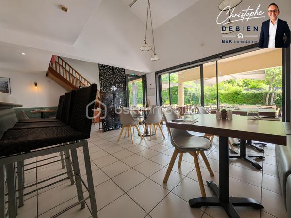 Christophe Debien – BSK Immobilier vous propose à la vente les murs commerciaux d'un restaurant-pizzeria idéalement situé au sud du secteur de Montaigu, au cœur d'une commune dynamique d'environ 3 700 habitants.

Bénéficiant d'un emplacement stratégique et d'une zone de chalandise d'environ 25 000 habitants à moins de 10 minutes, ce local commercial profite d'un environnement favorable à l'activité économique ainsi que d'une clientèle fidèle et régulière.

Le bien développe une surface exploitable d'environ 128 m² et accueille actuellement un restaurant-pizzeria disposant d'une capacité d'environ 80 couverts, répartis entre :
•	40 couverts en salle,
•	40 couverts en terrasse.

Les murs sont vendus occupés, avec un bail commercial en cours jusqu'en mars 2028, offrant une excellente visibilité locative.
Le loyer actuel est de 1 200 € par mois, soit 14 400 € de revenus locatifs annuels, représentant une rentabilité locative brute d'environ 8,9 % sur le prix de vente, un atout particulièrement recherché pour un investissement patrimonial.

L'emplacement, la qualité de l'exploitation actuelle et le dynamisme du secteur en font un bien particulièrement attractif pour un investisseur souhaitant acquérir des murs commerciaux déjà loués.

Les atouts du bien
•	Emplacement stratégique au cœur d'une commune dynamique,
•	Surface exploitable d'environ 128 m²,
•	Restaurant en activité,
•	Bail commercial sécurisé jusqu'en mars 2028,
•	Revenus locatifs de 14 400 € par an,
•	Rentabilité locative brute d'environ 8,9 %,
•	Zone de chalandise d'environ 25 000 habitants,
•	Investissement patrimonial avec locataire en place,
•	Possibilité, à terme, de récupérer les locaux à l'échéance du bail selon les dispositions du bail commercial et de la réglementation en vigueur.

Plusieurs possibilités d'acquisition

Afin de répondre aux différents projets des acquéreurs, plusieurs solutions sont envisageables :

• Acquisition des murs commerciaux uniquement : 162 000 € FAI

Une opportunité idéale pour un investisseur souhaitant bénéficier immédiatement de revenus locatifs sécurisés grâce à un bail commercial en cours et un locataire exploitant déjà en place.

• Acquisition du fonds de commerce uniquement : 125 000 € FAI

Pour un professionnel de la restauration souhaitant reprendre une affaire reconnue et poursuivre immédiatement son activité dans le cadre du bail commercial existant.

• Acquisition de l'ensemble (fonds de commerce + murs commerciaux) : 280 000 € FAI

La solution idéale pour devenir propriétaire de votre outil de travail tout en constituant un patrimoine immobilier. Vous supprimez le coût du loyer commercial, maîtrisez pleinement votre exploitation et valorisez votre investissement sur le long terme.

Prix de vente
162 000 € Frais d'Agence Inclus
Honoraires : 12 000 € TTC Inclus soit 7,41 % du prix FAI soit 10 000 € HT

Pour tout renseignement complémentaire, obtenir les éléments du bail ou organiser une visite :
Christophe Debien
BSK Immobilier

Dossier complet, bail commercial et éléments financiers disponibles sur demande.