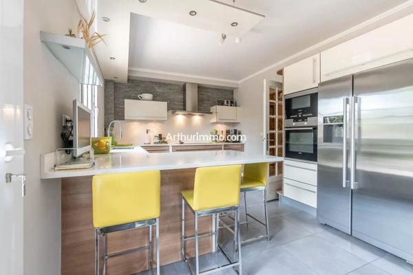 Vente                                                      Maison
                        
                     6 pièces                      142 m2                     à Boissy-Saint-Léger