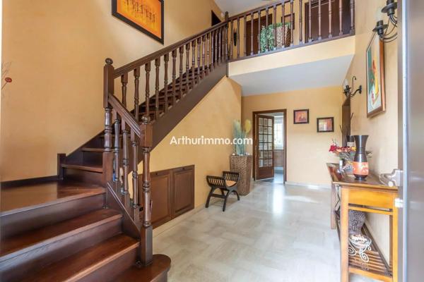 Vente                                                      Maison
                        
                     6 pièces                      142 m2                     à Boissy-Saint-Léger