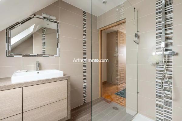 Vente                                                      Maison
                        
                     6 pièces                      142 m2                     à Boissy-Saint-Léger