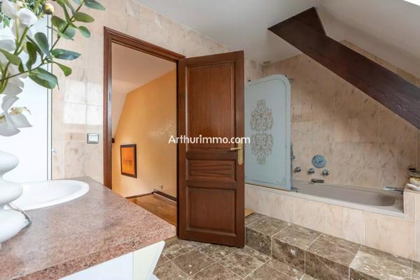 Vente                                                      Maison
                        
                     6 pièces                      142 m2                     à Boissy-Saint-Léger