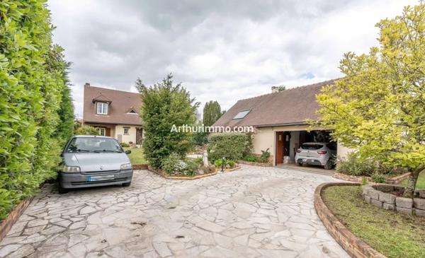 Vente                                                      Maison
                        
                     6 pièces                      142 m2                     à Boissy-Saint-Léger