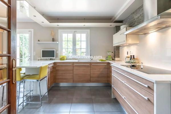 Vente                                                      Maison
                        
                     6 pièces                      142 m2                     à Boissy-Saint-Léger