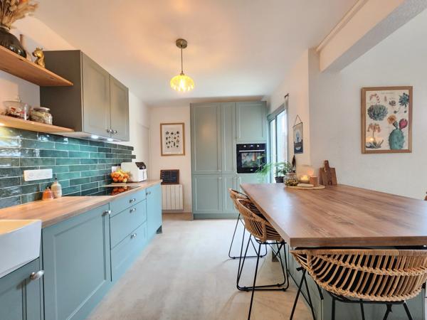 À VENDRE ILE D'OLERON – Maison individuelle coup de cœur 5 pièces 114m² – Terrain clos & terrasse + Garage – 417 000 € FAI