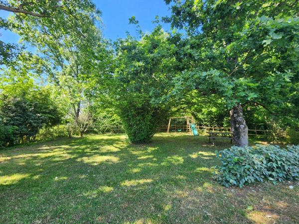 À VENDRE ILE D'OLERON – Maison individuelle coup de cœur 5 pièces 114m² – Terrain clos & terrasse + Garage – 417 000 € FAI