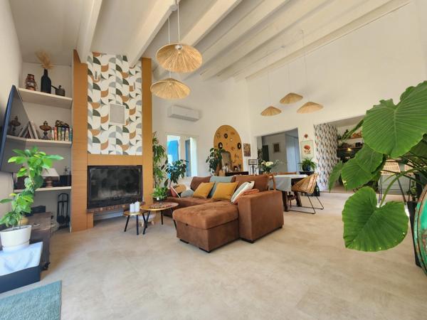 À VENDRE ILE D'OLERON – Maison individuelle coup de cœur 5 pièces 114m² – Terrain clos & terrasse + Garage – 417 000 € FAI