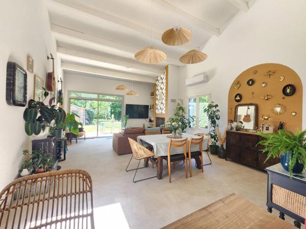 À VENDRE ILE D'OLERON – Maison individuelle coup de cœur 5 pièces 114m² – Terrain clos & terrasse + Garage – 417 000 € FAI