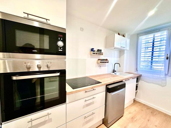 Marseille 4ème, proche de St Barnabé et Montolivet, T3 Traversant de 52m2 avec Loggia, Terrasse et cave.