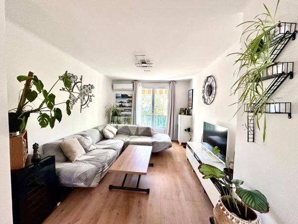 Marseille 4ème, proche de St Barnabé et Montolivet, T3 Traversant de 52m2 avec Loggia, Terrasse et cave.