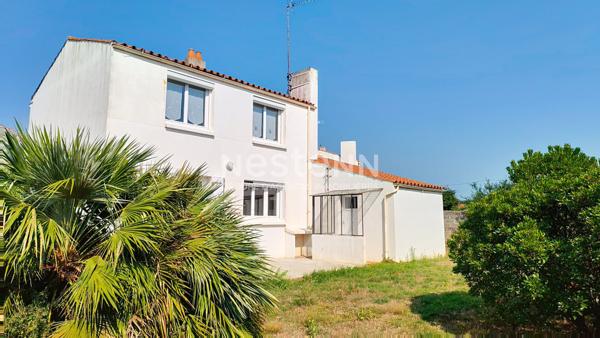 Maison à vendre à Les Sables d'Olonne 3 chambres bureau jardin garage 2 km centre ville
