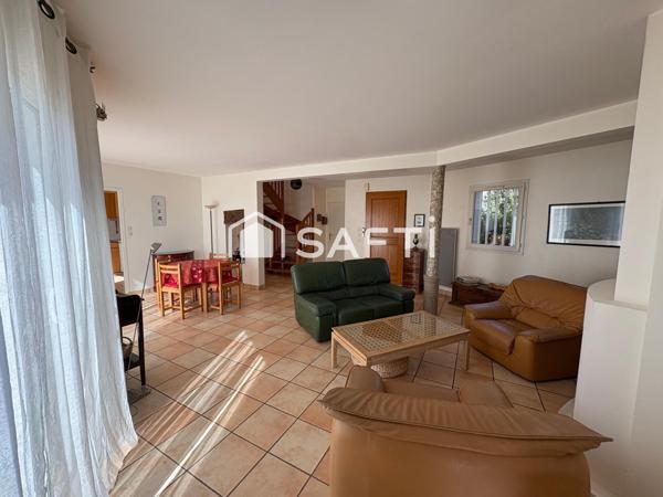 MAISON DE 112 M2, 3 CHAMBRES A 300M DE KERVOYAL SUR TERRAIN DE 800M2