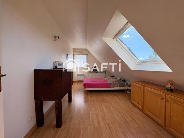 MAISON DE 112 M2, 3 CHAMBRES A 300M DE KERVOYAL SUR TERRAIN DE 800M2