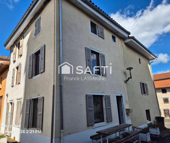 Immeuble avec appartements, caves et garages