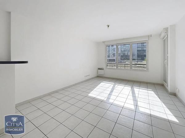 Appartement à louer 2 pièces 40.6m² Nîmes (30000)