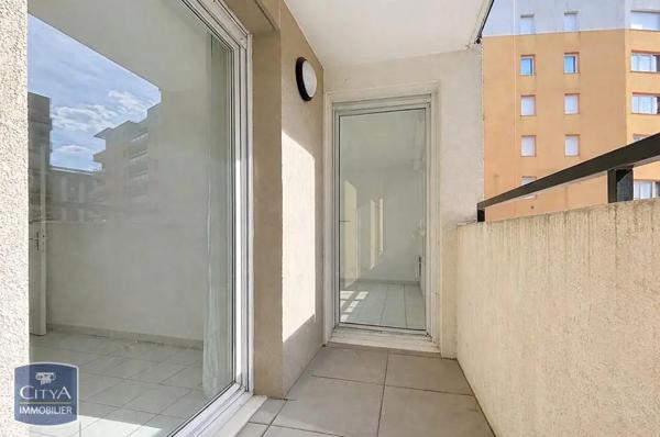 Appartement à louer 2 pièces 40.6m² Nîmes (30000)
