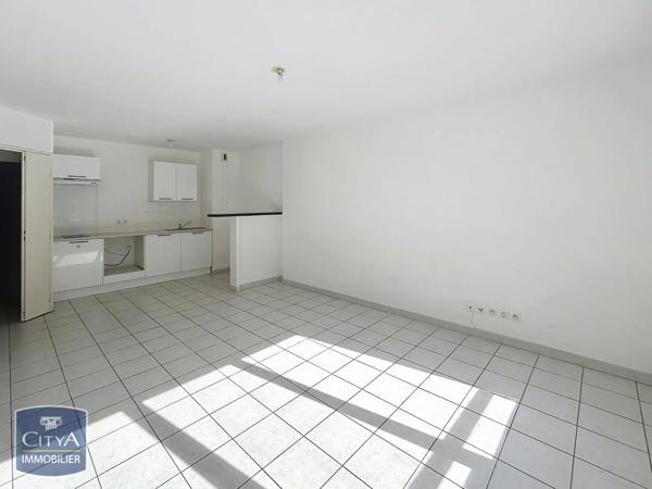 Appartement à louer 2 pièces 40.6m² Nîmes (30000)