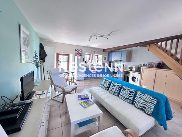 Vente propriété de charme dans la Vallée du Loir avec maison principale de 104 m² et gîte indépendant de 44 m², grand terrain verdoyant à Vaas (72500)