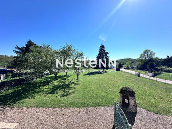 Vente propriété de charme dans la Vallée du Loir avec maison principale de 104 m² et gîte indépendant de 44 m², grand terrain verdoyant à Vaas (72500)