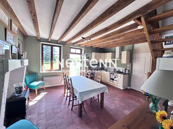 Vente propriété de charme dans la Vallée du Loir avec maison principale de 104 m² et gîte indépendant de 44 m², grand terrain verdoyant à Vaas (72500)