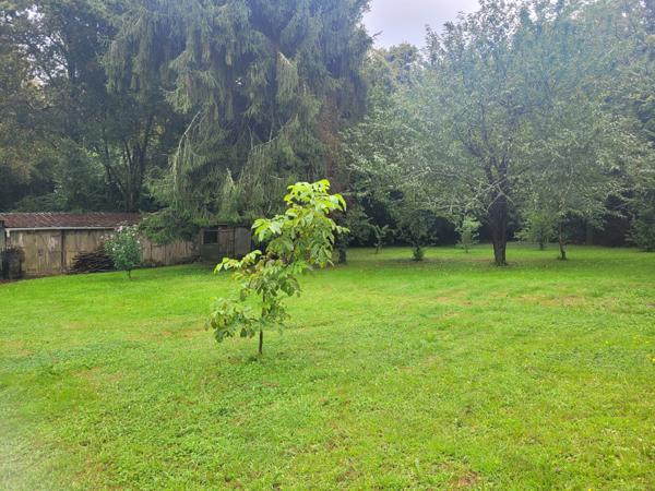 Terrain de 1941m², rare sur le secteur!