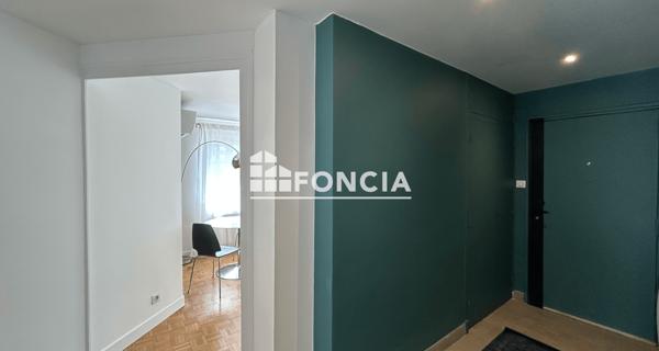 Location Studio meublé 38.15 m² - Grenoble 38000