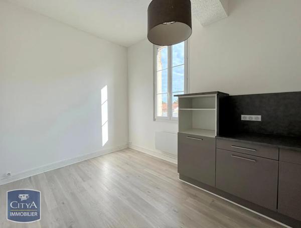 Appartement à louer 2 pièces 35.5m² Coutras (33230)