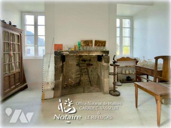 Ensemble immobilier de caractère - Commerce et habitation - Emplacement N°1 au cœur de Lesneven 