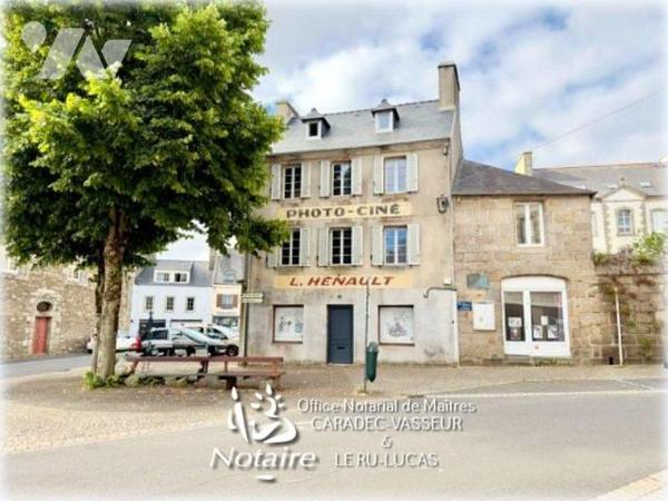 Ensemble immobilier de caractère - Commerce et habitation - Emplacement N°1 au cœur de Lesneven 