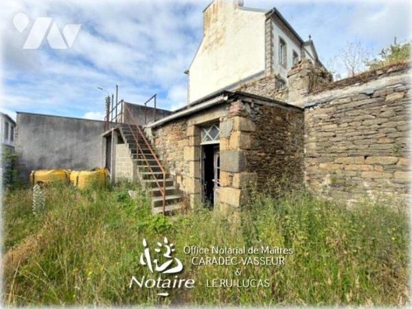 Ensemble immobilier de caractère - Commerce et habitation - Emplacement N°1 au cœur de Lesneven 