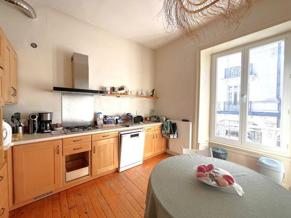 A VENDRE – Appartement T3 au charme de l’ancien – VANNE HYPER CENTRE