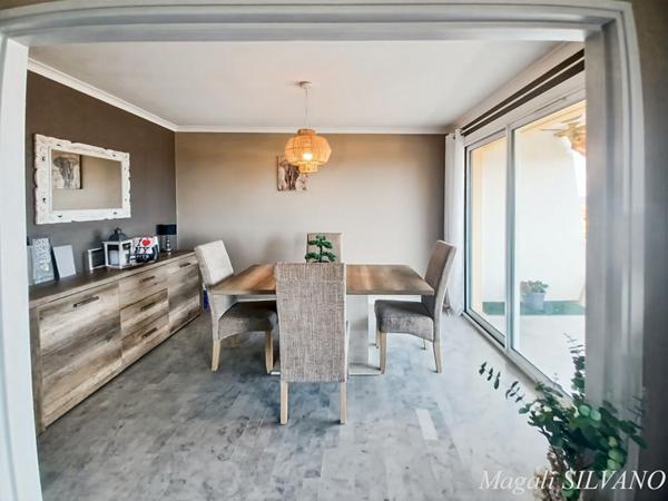 4 pièces traversant vue mer GRASSE SUD dernier étage