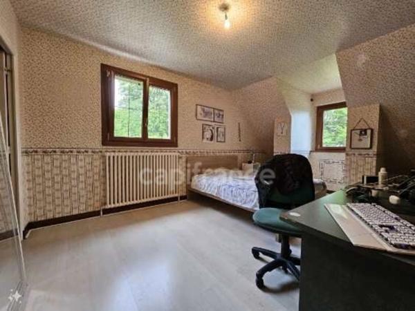 DEPARTEMENT LOIRET- MAISON FAMILIALE 6 PIECES AVEC PISCINE A CHUELLES (45)