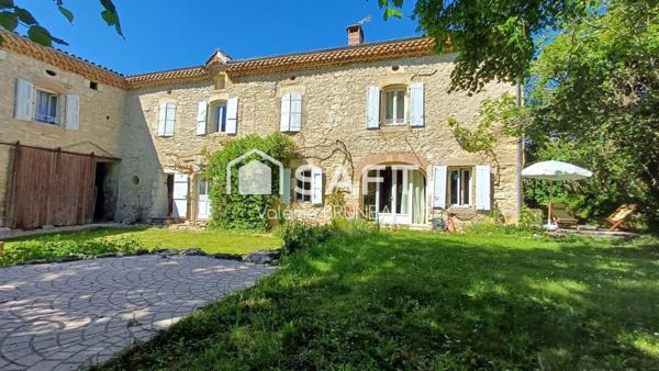 Un havre de paix : Corps de ferme rénové avec 2 gîtes - Dépendances et parc arboré