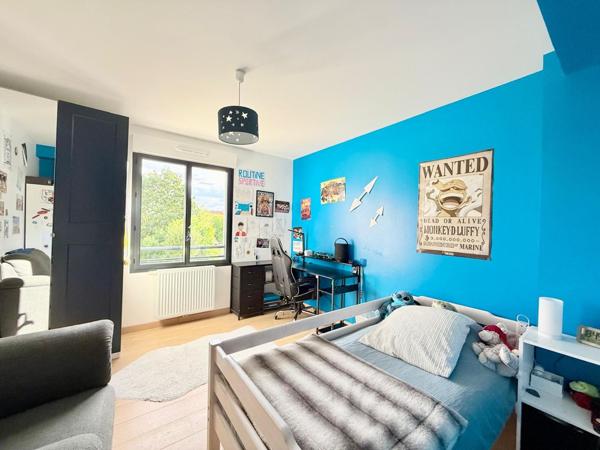 Maison 7 piéces 4 chambres. 899 000 € - Référence  994