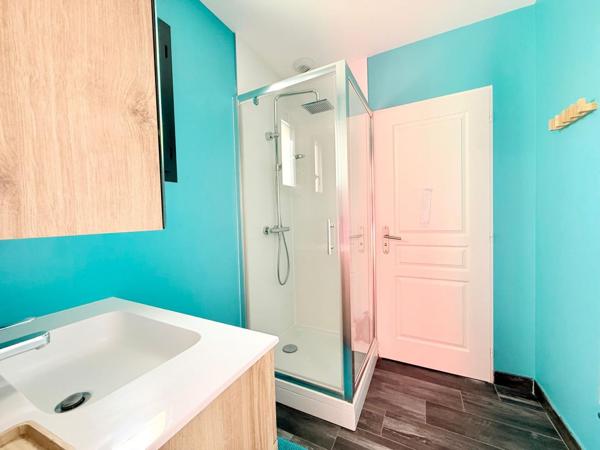 Maison 7 piéces 4 chambres. 899 000 € - Référence  994