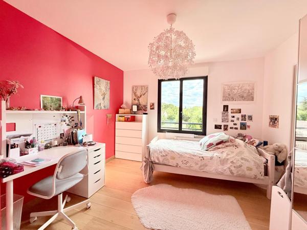 Maison 7 piéces 4 chambres. 899 000 € - Référence  994
