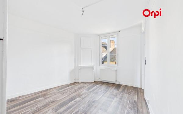 Appartement à louer    4 pièces •  Bernay