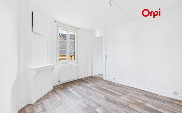 Appartement à louer    4 pièces •  Bernay