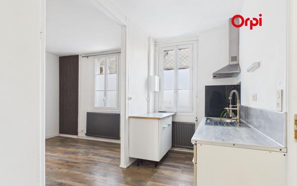 Appartement à louer    4 pièces •  Bernay