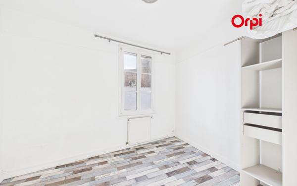 Appartement à louer    4 pièces •  Bernay