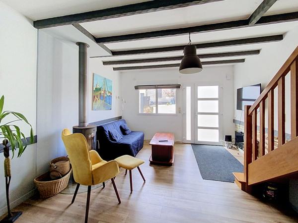 Maison Melgven 90 m2 avec terrasse en excellent état  située en hyper centre de la commune .