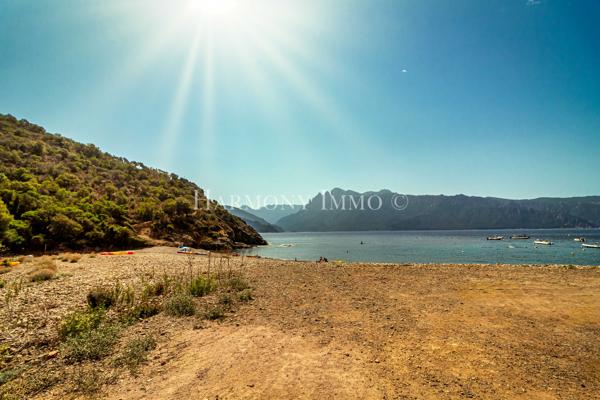 Camping de rêve en Corse à saisir.