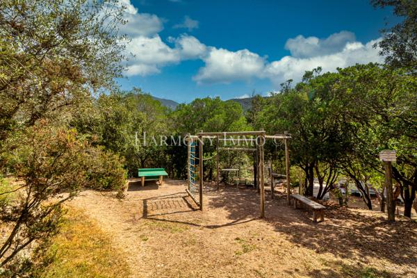 Camping de rêve en Corse à saisir.
