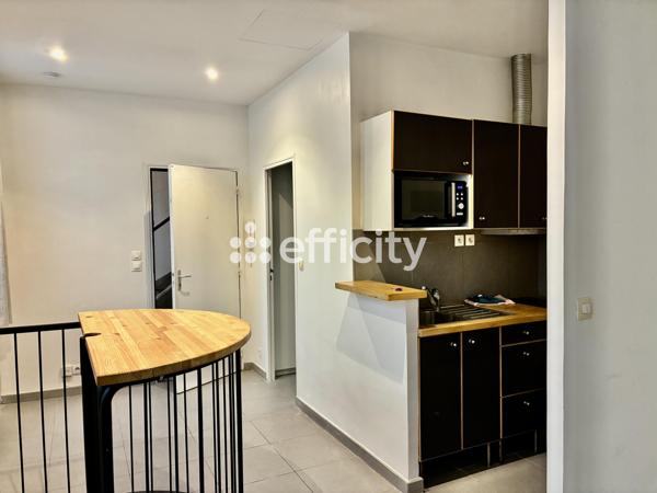 Appartement
         2 pièces
        - 45 m² 367 000 € *