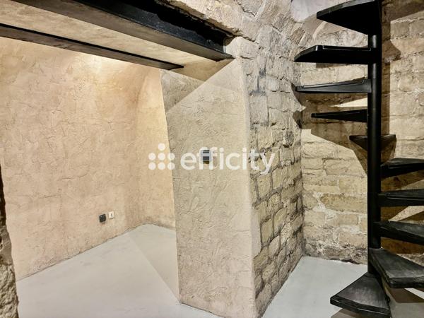 Appartement
         2 pièces
        - 45 m² 367 000 € *