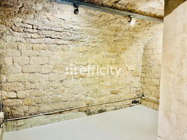 Appartement
         2 pièces
        - 45 m² 367 000 € *