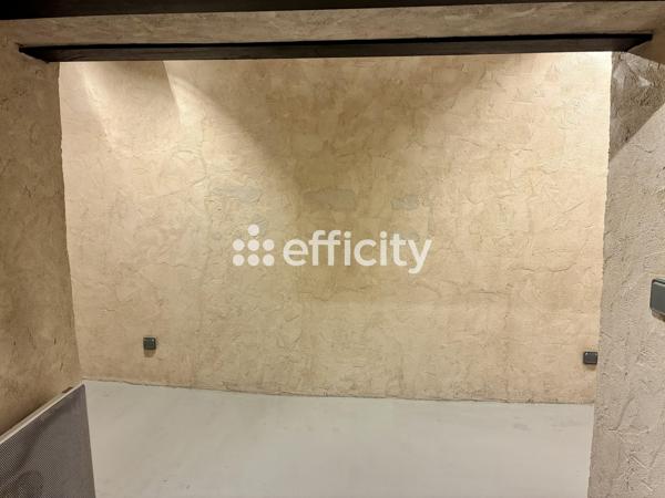 Appartement
         2 pièces
        - 45 m² 367 000 € *